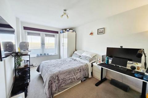 2 bedroom apartment for sale, London Road, Wallington