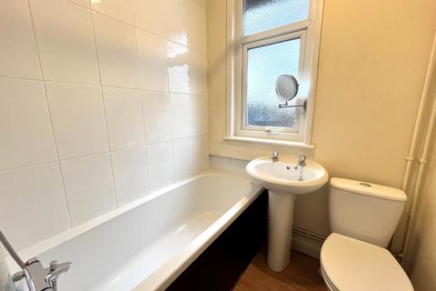 66 Norton Road, Northampton, NN2 7TN