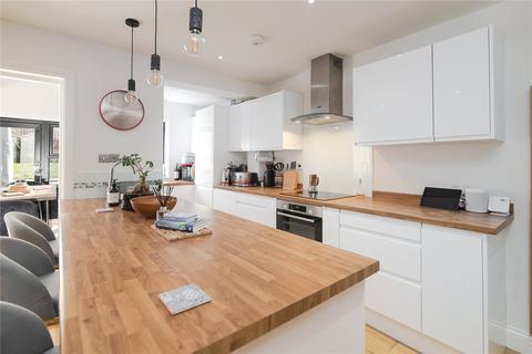 3 bedroom terraced house for sale, Chatham Road, London, SW11