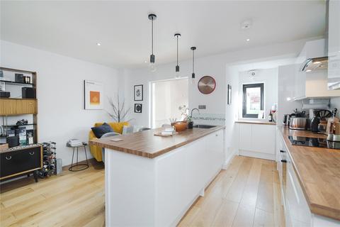 3 bedroom terraced house for sale, Chatham Road, London, SW11