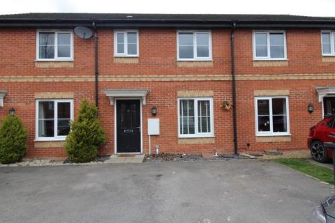 3 bedroom terraced house to rent, Rosebud Way, Colburn