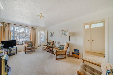 11 Boltons Close, Woking, GU22 8TW