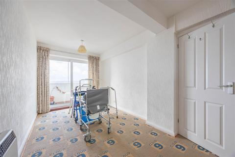 3 bedroom apartment for sale, WESTCLIFF PARADE, Westcliff-On-Sea