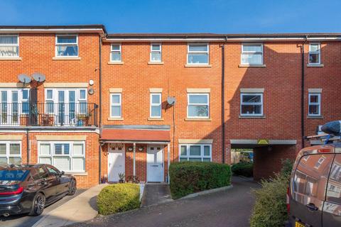 4 bedroom terraced house for sale, Walton Road, Bushey, WD23