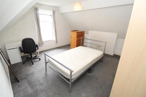 4 bedroom flat to rent, Gordon Road, Cardiff CF24