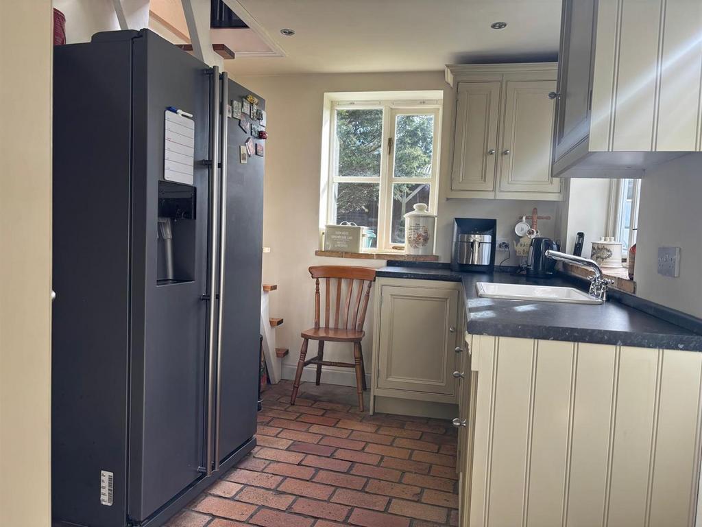 Additional kitchen area