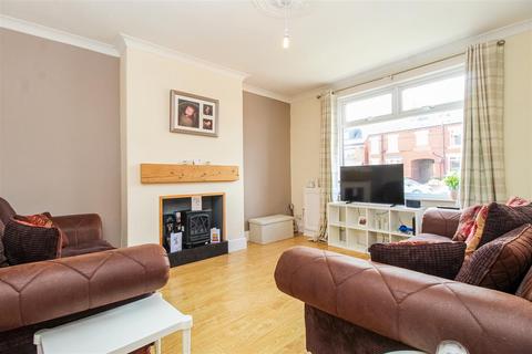 3 bedroom semi-detached house for sale, Leeds Road, Wakefield WF1