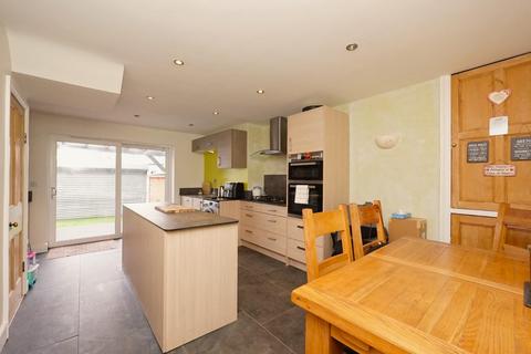 4 bedroom house for sale, Sun Street, Ulverston