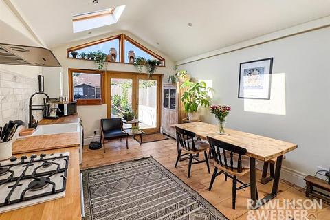 13 Spring Gardens, West Molesey, KT8 2JA