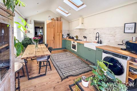 13 Spring Gardens, West Molesey, KT8 2JA