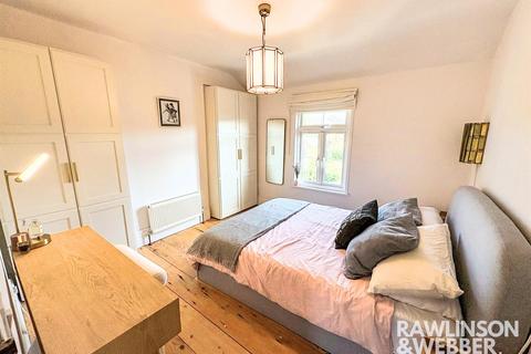 13 Spring Gardens, West Molesey, KT8 2JA