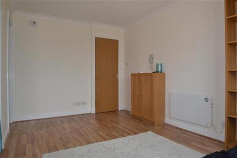 1 bedroom apartment to rent, Regis Court, Mitcham, CR4