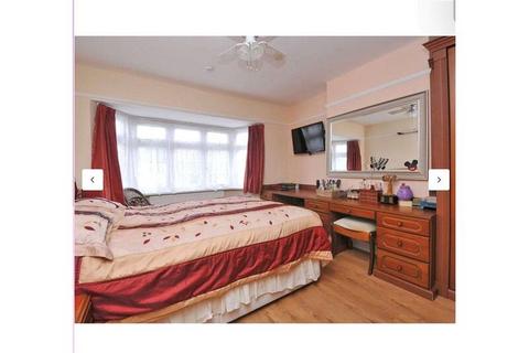 5 bedroom end of terrace house to rent, CAROLINA ROAD, THORNTON HEATH, SURREY