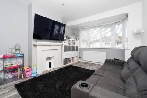 3 bedroom flat for sale, Trevellance Way, Watford, WD25