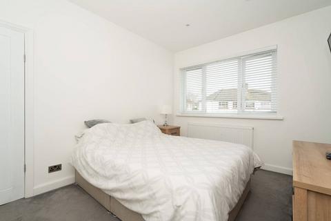 3 bedroom flat for sale, Trevellance Way, Watford, WD25