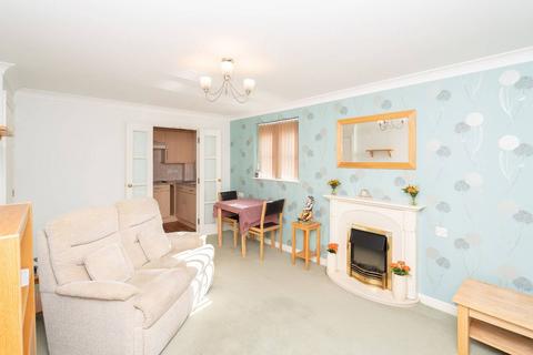 1 bedroom flat for sale, Holtsmere Close, Watford, WD25