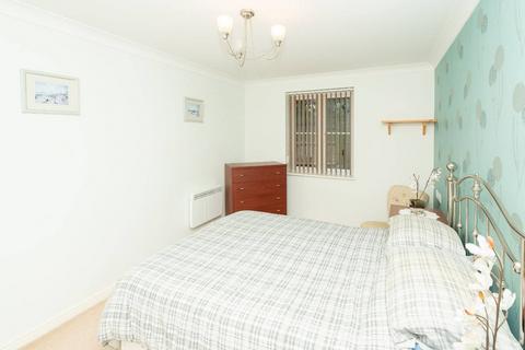 1 bedroom flat for sale, Holtsmere Close, Watford, WD25