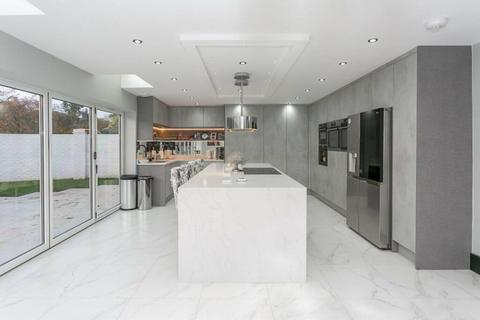 6 bedroom detached house for sale, Blackpond Lane, Farnham & Hedgerley, Slough, SL2