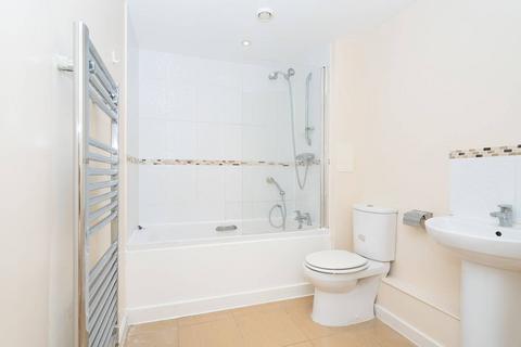 1 bedroom flat for sale, Wilmington Close, Watford, WD18