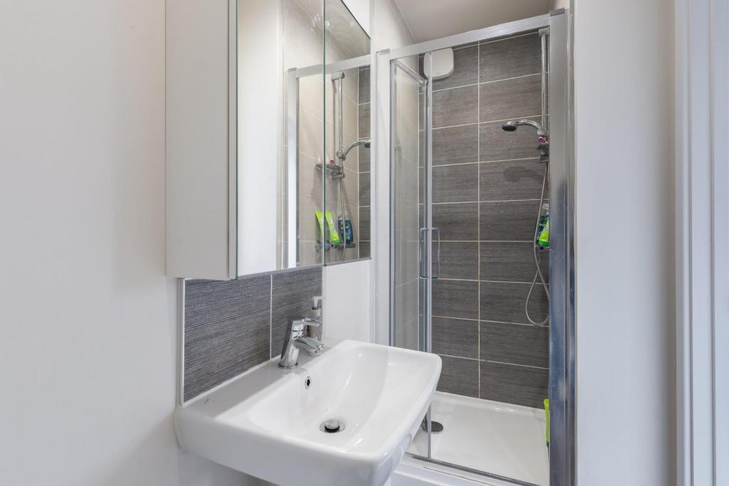 En suite shower room