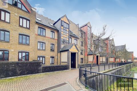 1 bedroom apartment for sale, Discovery Walk, London, E1W