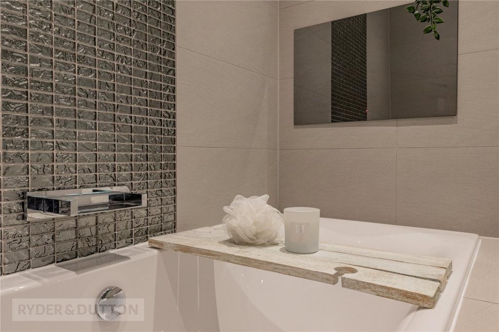 Jack &amp; Jill Bathroom
