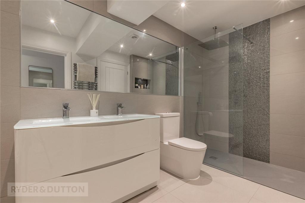 Jack &amp; Jill Bathroom