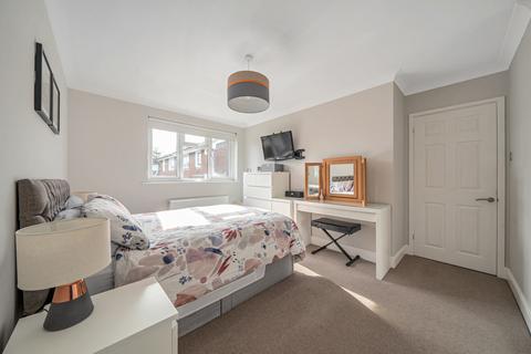 30 Barnes Close, West Wellow, Romsey, SO51 6ET