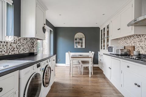30 Barnes Close, West Wellow, Romsey, SO51 6ET