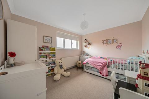 30 Barnes Close, West Wellow, Romsey, SO51 6ET