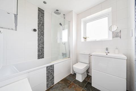 30 Barnes Close, West Wellow, Romsey, SO51 6ET