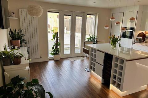 18 Dawson Road, Market Weighton, York, YO43 3GE