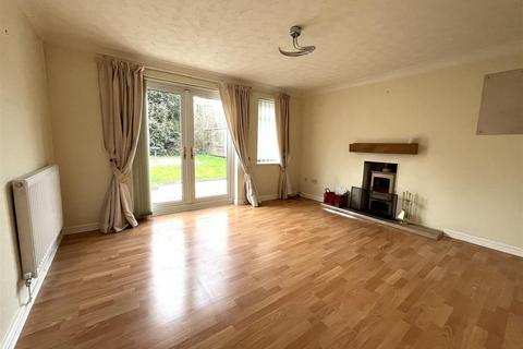 18 Anglesey Mead, Chippenham, SN15 3UB