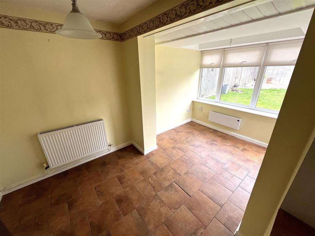 Garden / Dining Room