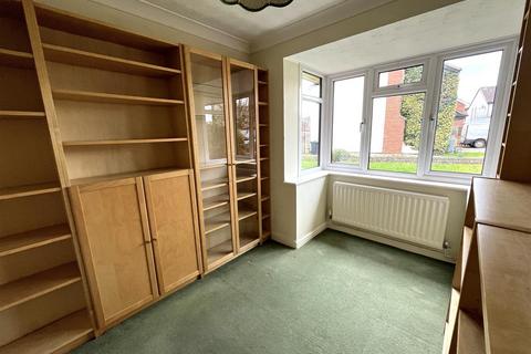 18 Anglesey Mead, Chippenham, SN15 3UB