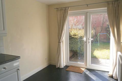 2 bedroom semi-detached house to rent, Home Farm Avenue, Macclesfield