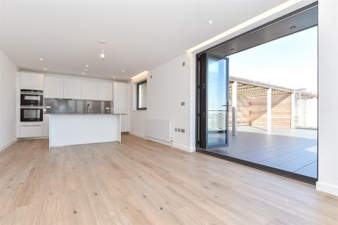 2 bedroom apartment for sale, Beach Drive, Ramsgate, Kent