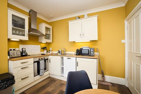 2 bedroom flat for sale, Wellington Crescent, Ramsgate, CT11