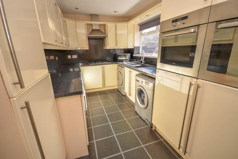 4 bedroom semi-detached house to rent, Milsted Close, Sunderland