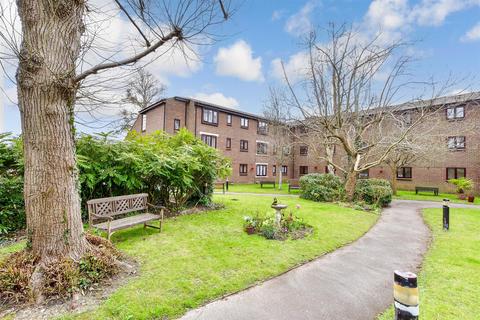 1 bedroom flat for sale, East Street, Havant, Hampshire