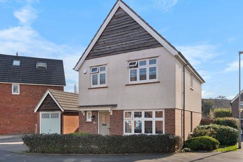 3 bedroom detached house for sale, Turntable Avenue, Bromsgrove B60 3SQ