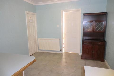 2 bedroom house to rent, Oldfield Avenue, Endike Lane, Hull