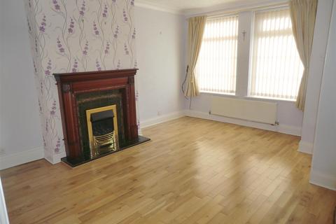 2 bedroom house to rent, Oldfield Avenue, Endike Lane, Hull