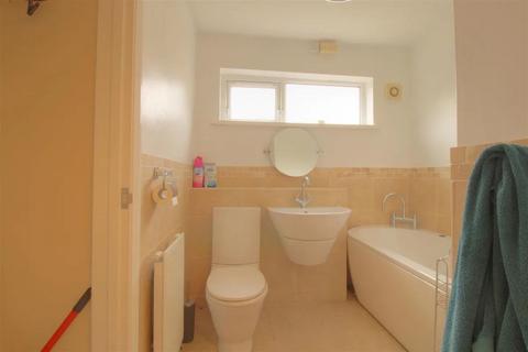 1 bedroom flat to rent, Crofts Street, Cardiff CF24