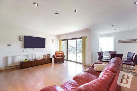 11 Ridgemont Place, Hornchurch, RM11 3LQ