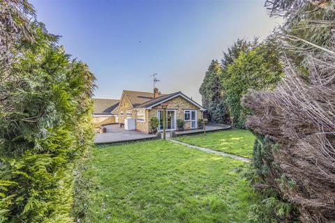 2 bedroom bungalow for sale, Rosemary Way, Waterlooville PO8