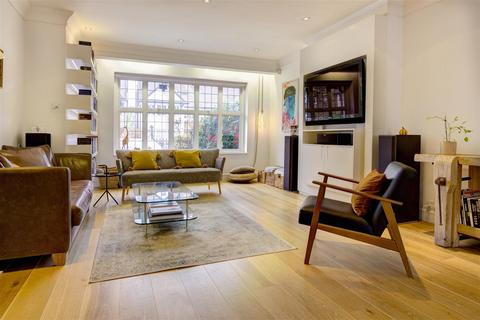 26 Dunstan Road, London, NW11 8AA