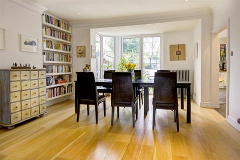 26 Dunstan Road, London, NW11 8AA