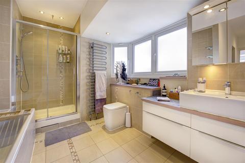 26 Dunstan Road, London, NW11 8AA