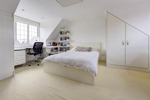 26 Dunstan Road, London, NW11 8AA